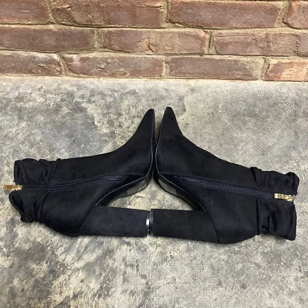Qupid Black Faux Suede Pointed Toe Block Heel Bootie Size 9